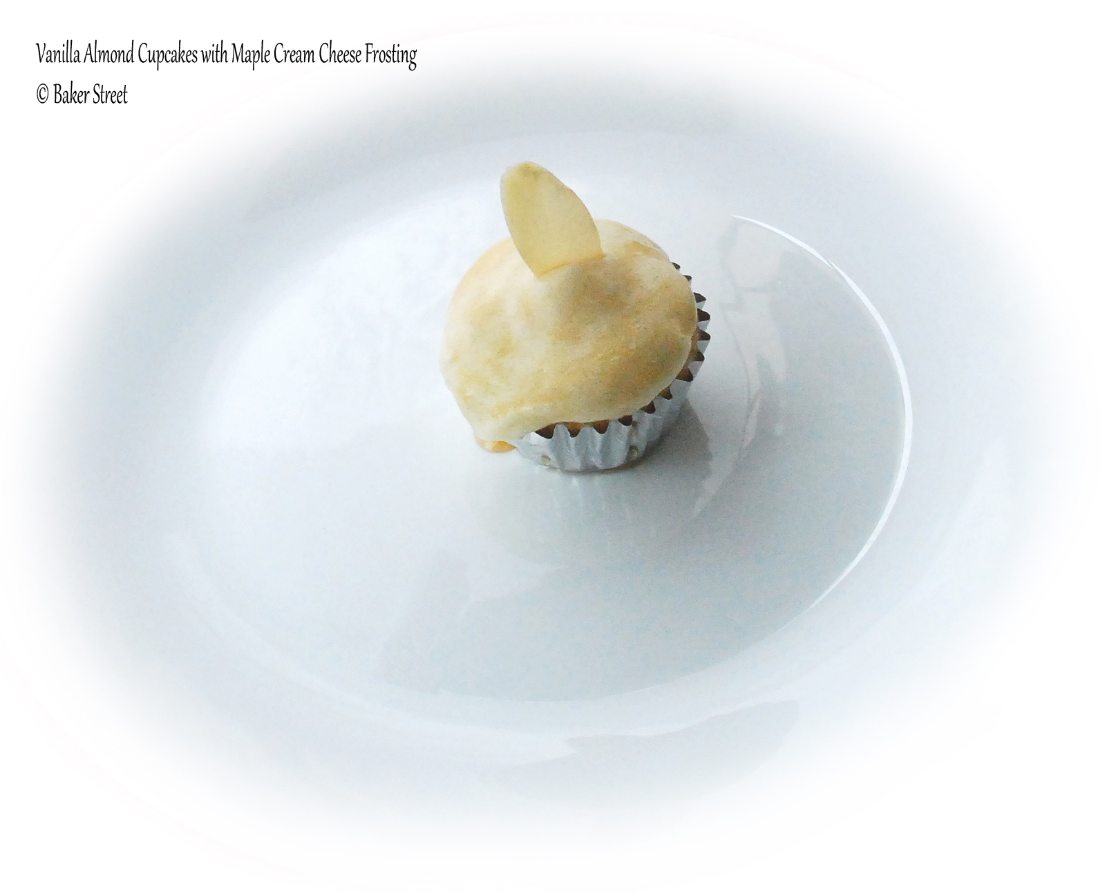 Vanilla Almond Cupcakes3-1