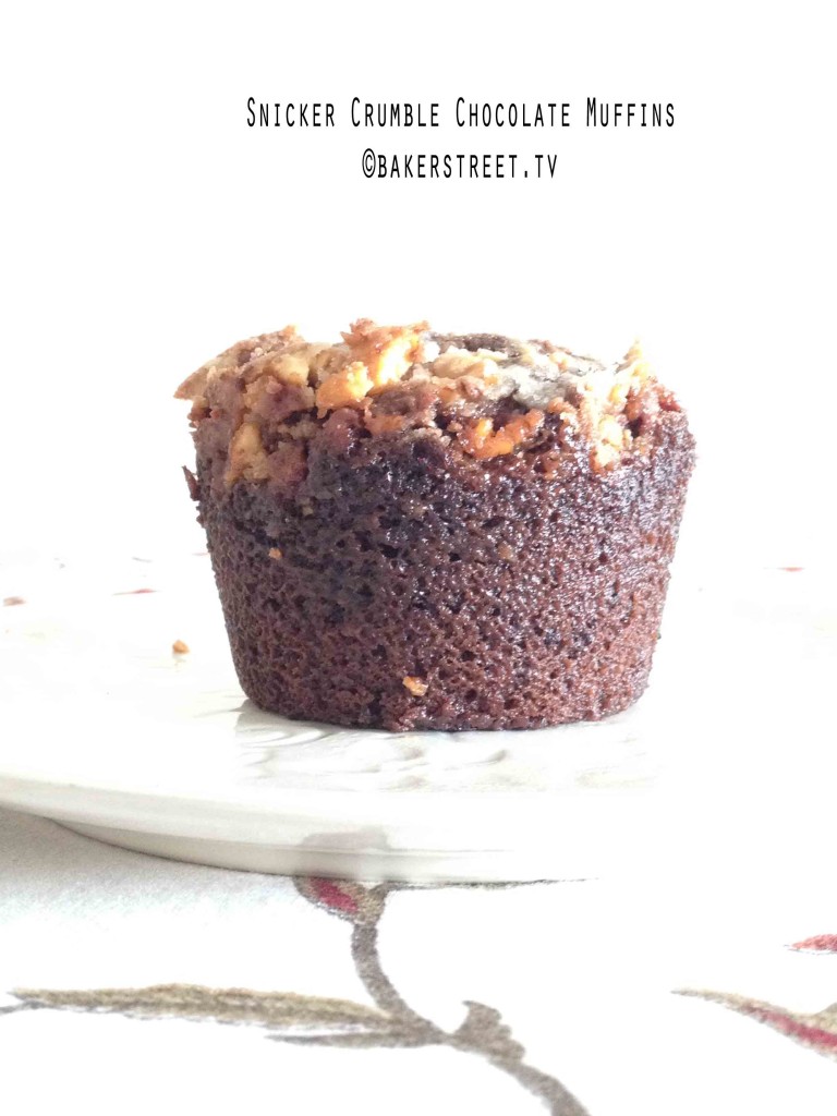 Snicker Crumble Chocolate Muffins